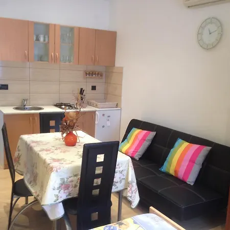 Bistrovic Apartment *