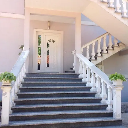 Bistrovic Apartment *